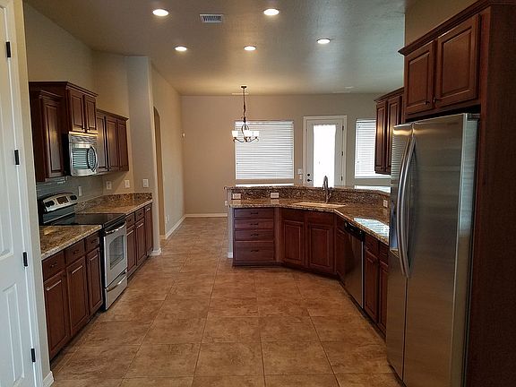 411 Bloomingdale kitchen 1