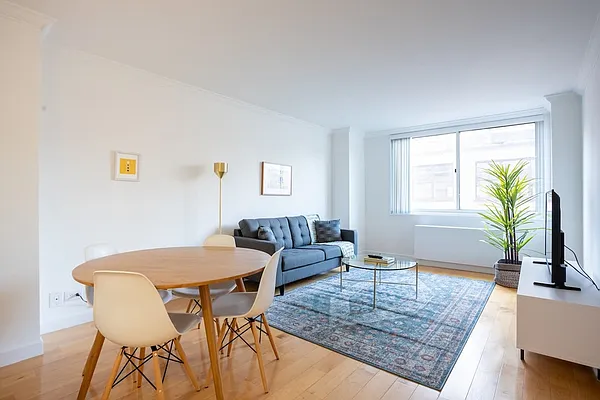 Rented by Greystar | media 69