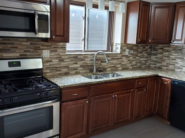 7446 W 58th Pl APT 1R