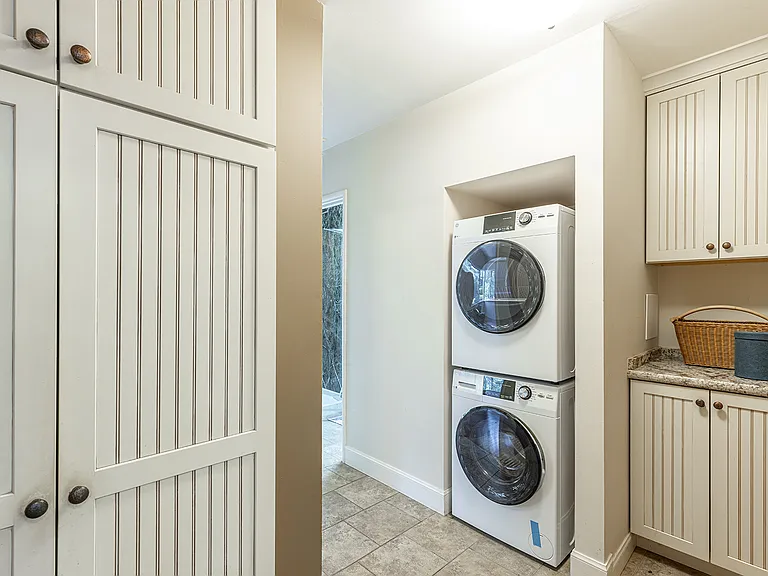 525 Keyes Ave — Photo 34