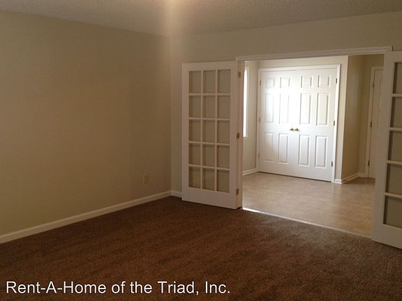3rd image of 1709 Rainbow Dr