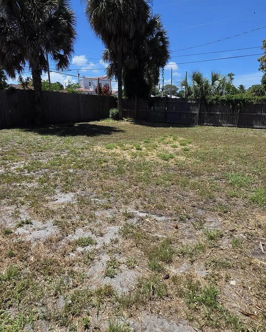 2 bed, 2.0 bath, 1432 sqft, $2,000 — Photo 2