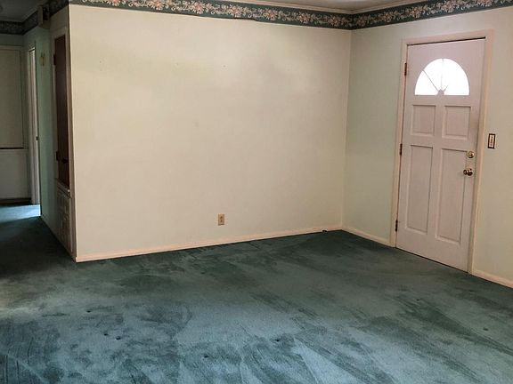 4th image of 1001 Elm Ave