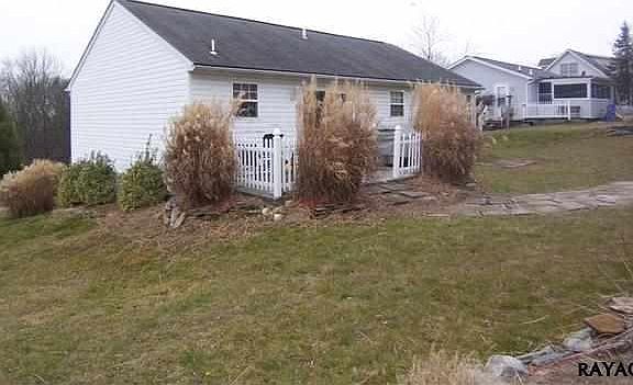 5th image of 285 Franklin Square Dr