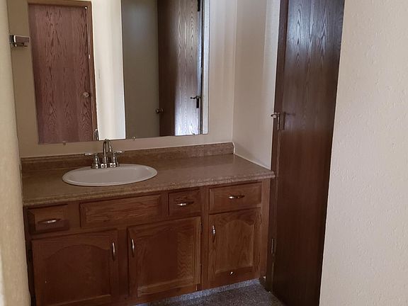 3rd image of 2517 N 36th St APT 208