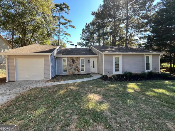 5712 Wesson Dr, Ellenwood, GA 30294