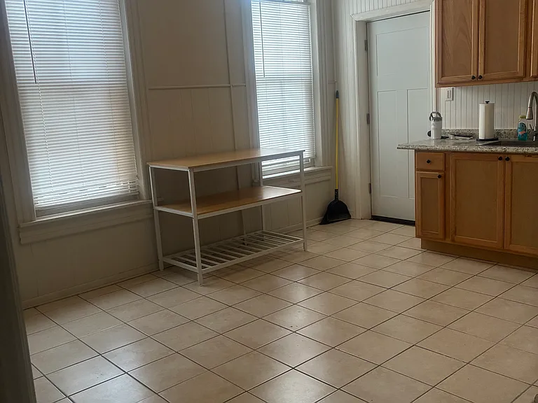 510 N 6th St #1 — Photo 14