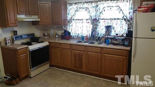 2nd image of 131 Savage St
