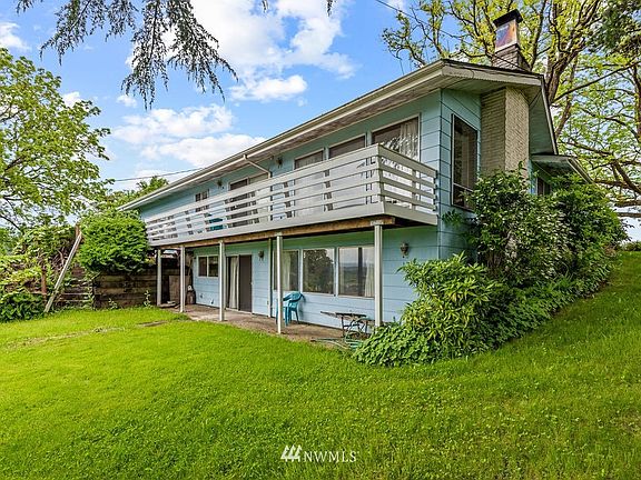 3rd image of 210 Woodland View Drive