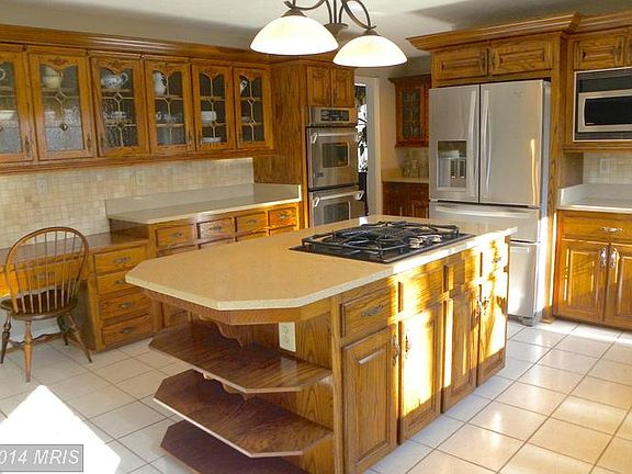 4th image of 17340 Berkshire Dr
