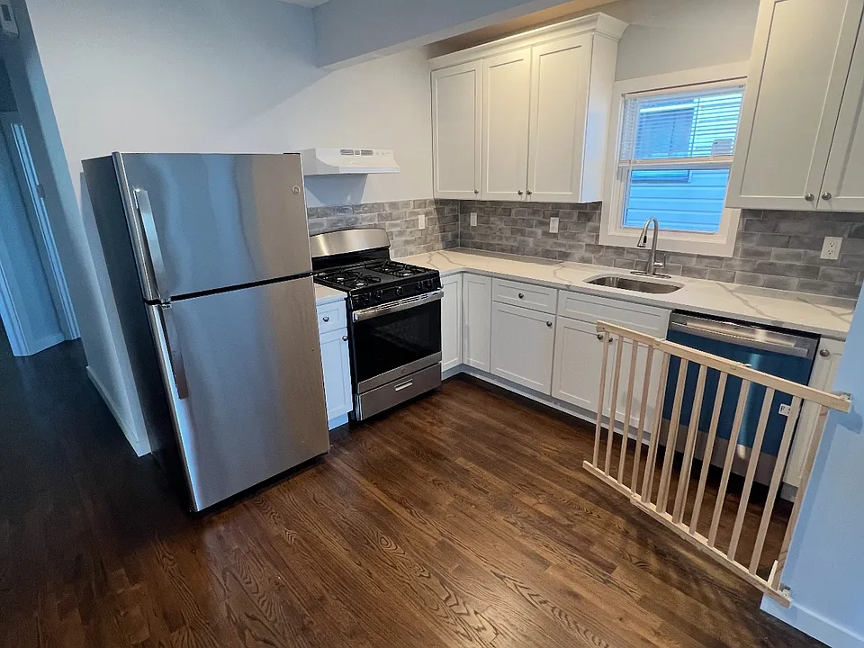 150 Winter Ave #2