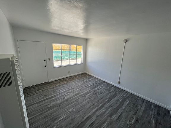 2nd image of 3247-3249 1/2 Fletcher Dr