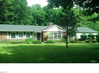 17643 Millbrook Dr, Chagrin Falls, OH 44023