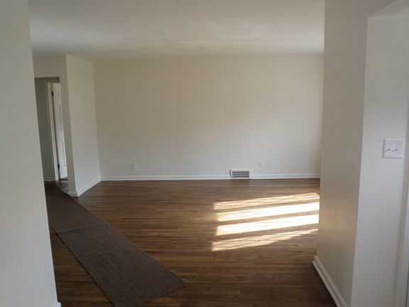 5th image of 1411 Greenwood Ave