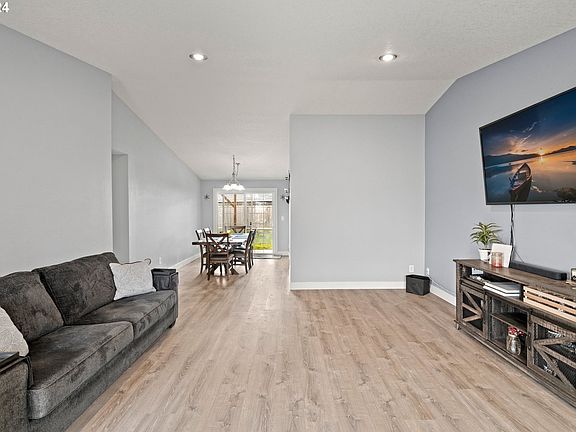 5th image of 4198 SE Wynnwood Dr