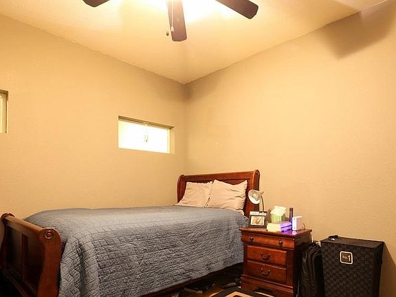3rd image of 5 Ponds Edge Ct