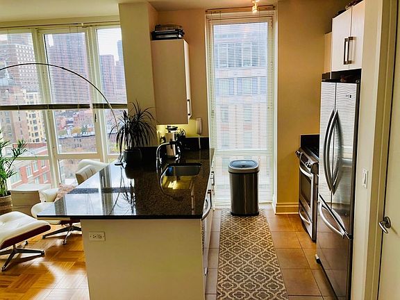 5th image of 1510 Lexington Ave APT 17C