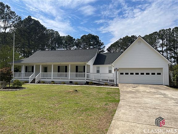 2nd image of 8 Pineview Drive