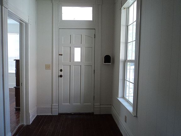 2nd image of 207 Schrimscher St