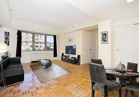 2nd image of 756 Washington St APT 3D
