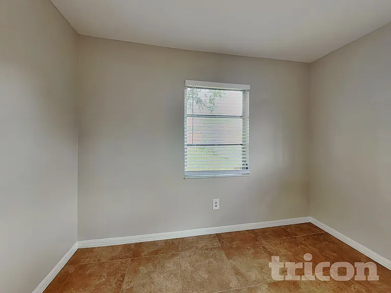 20336 Peachland Blvd — Photo 12