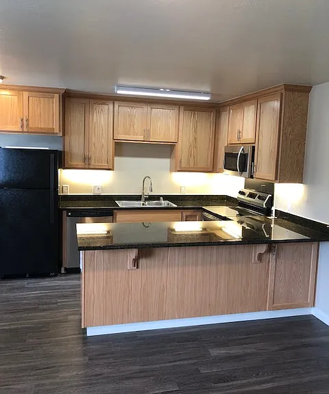 Shangri-La Apartments — Photo 19
