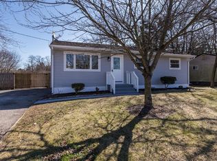 2 Sudsbury Rd, South Toms River, NJ 08757