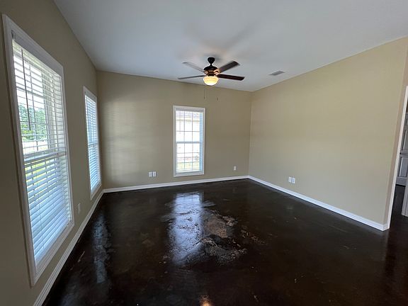 3rd image of 12914 Churchill Dr Unit A