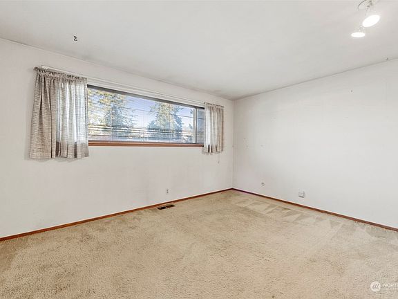 2nd image of 12527 SE 52nd St