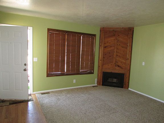 Living from Kitchen_04292014