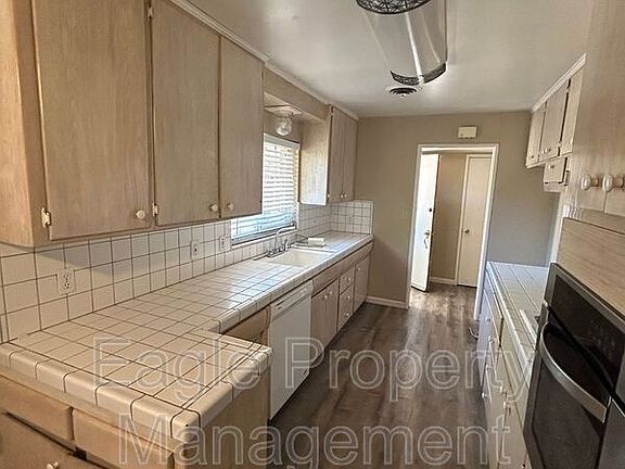 2nd image of 6134 Fillmore Ave