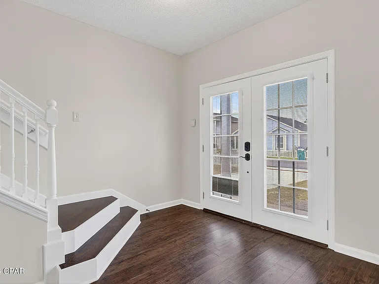 2605 Avondale Ct — Photo 5