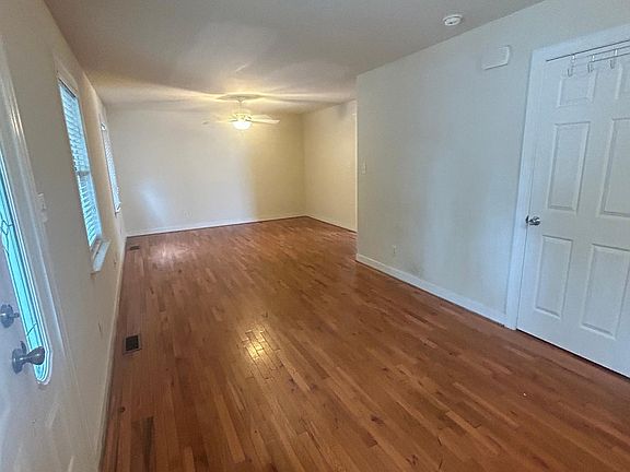 3rd image of 1626 Parkwood Ave