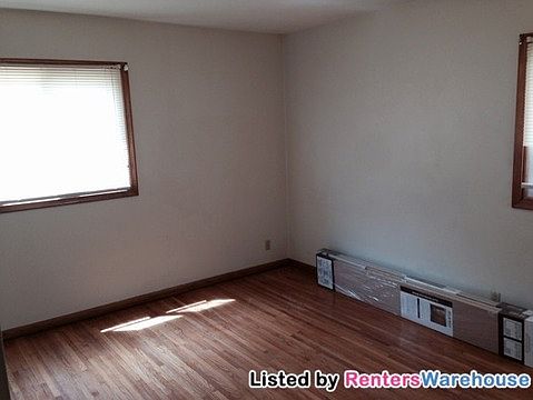 5th image of 4227 Irving Ave N