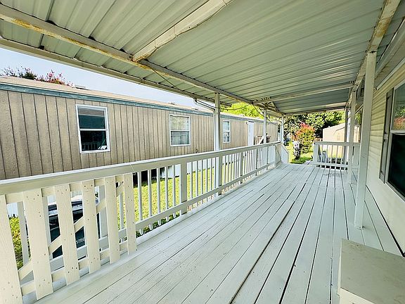 3rd image of 163 Christopher Crossing Ln