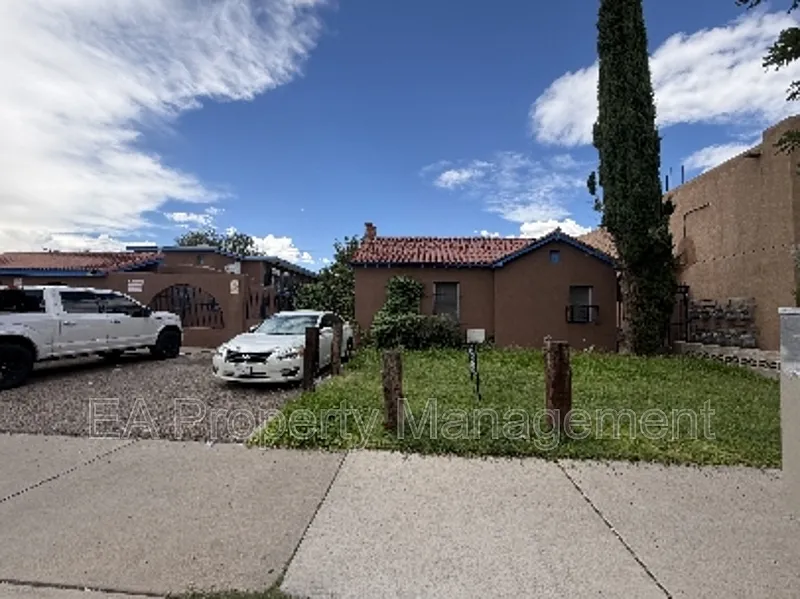 1 bed, 1.0 bath, $875 — Photo 2