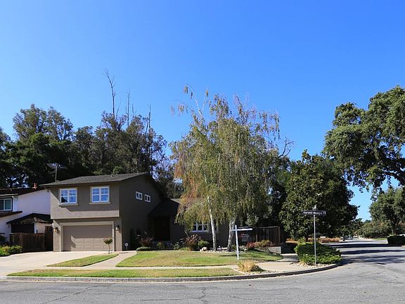 2nd image of 1079 Harvest Meadow Ct