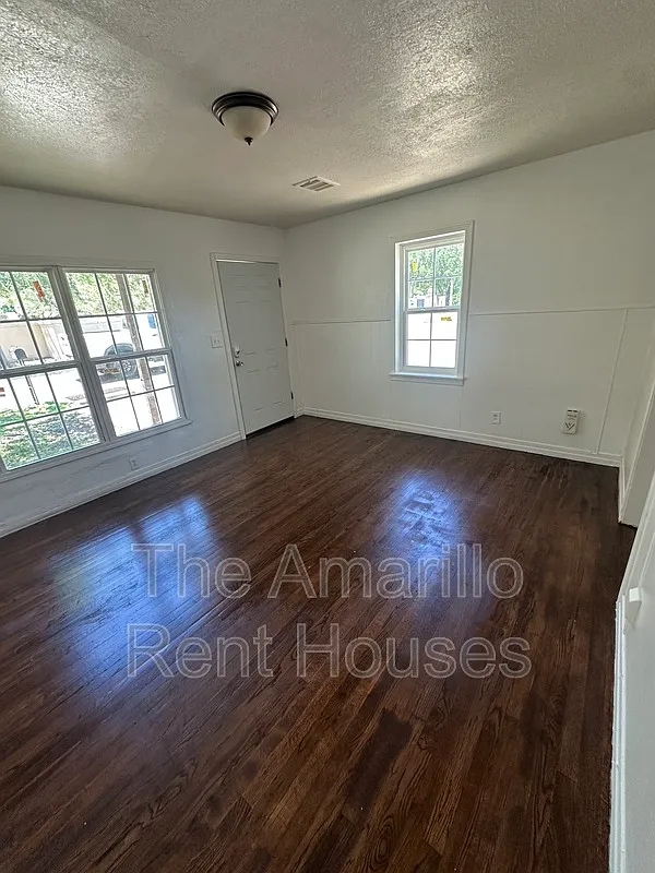 2 bed, 1.0 bath, 812 sqft, $1,000 — Photo 4
