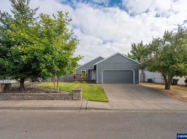 330 NW Denton Ave, Dallas, OR 97338