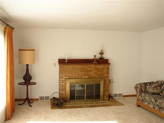 2nd image of 203 N Blaine St