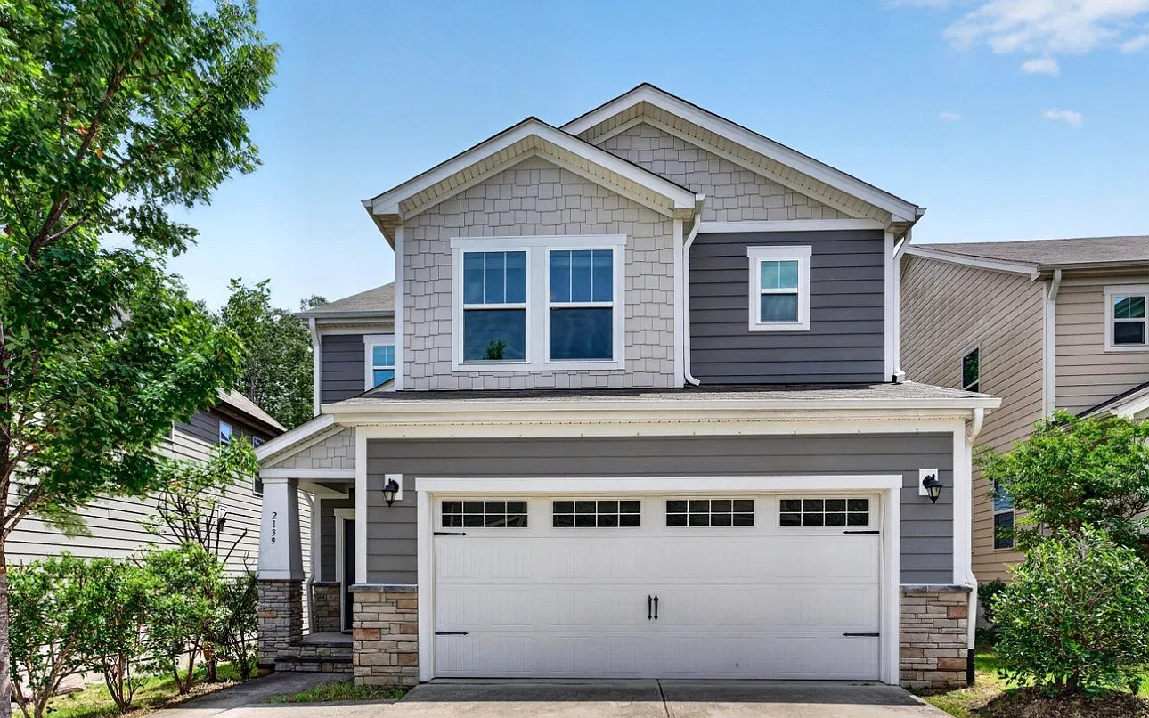 2139 Gregor Overlook Ln — Photo 1