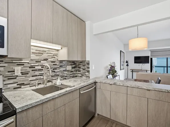 1 Daniel Burnham Ct APT 307, San Francisco, CA 94109