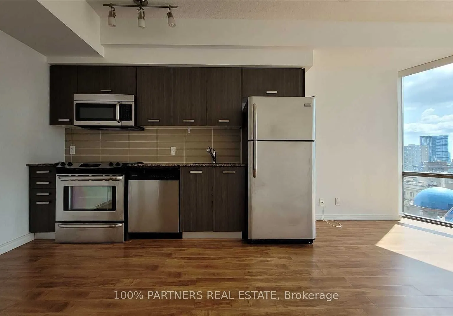 1 bed, $2,400 — Photo 3