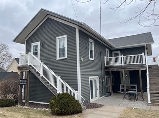 414 N Cody Rd, Le Claire, IA 52753