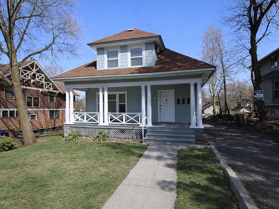 1004 W 12th Ave