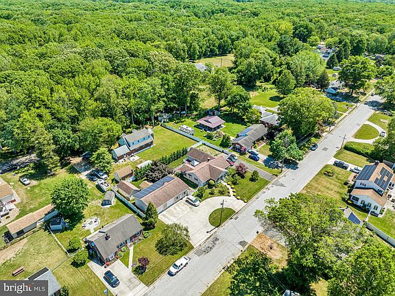 4th image of 58 Sparks Ave