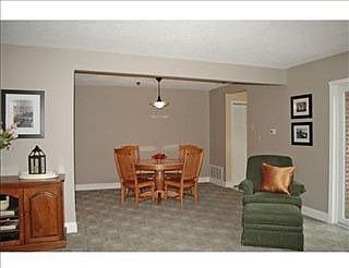 4th image of 53 Meadowood Dr