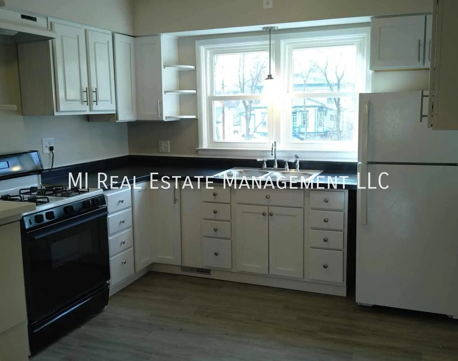 2 bed, 1.0 bath, 800 sqft, $1,200 — Photo 1