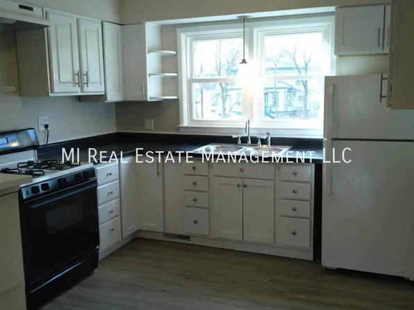 217 W Cass St #2E, Greenville, MI 48838