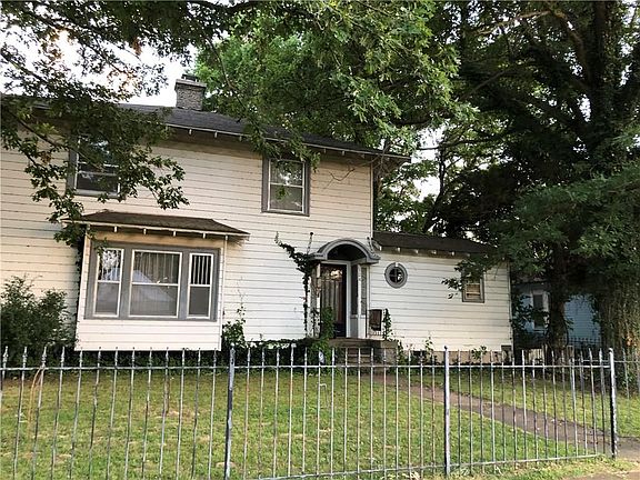 2nd image of 124 E 2nd St